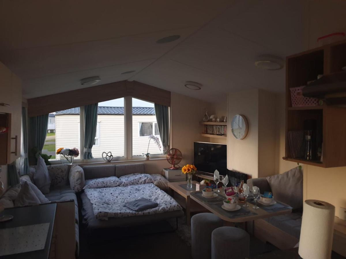 Tunstall View Caravan Holidays At Sand Le Mere Esterno foto