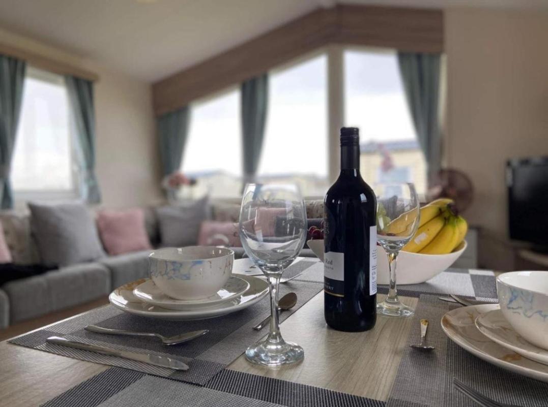 Tunstall View Caravan Holidays At Sand Le Mere Esterno foto
